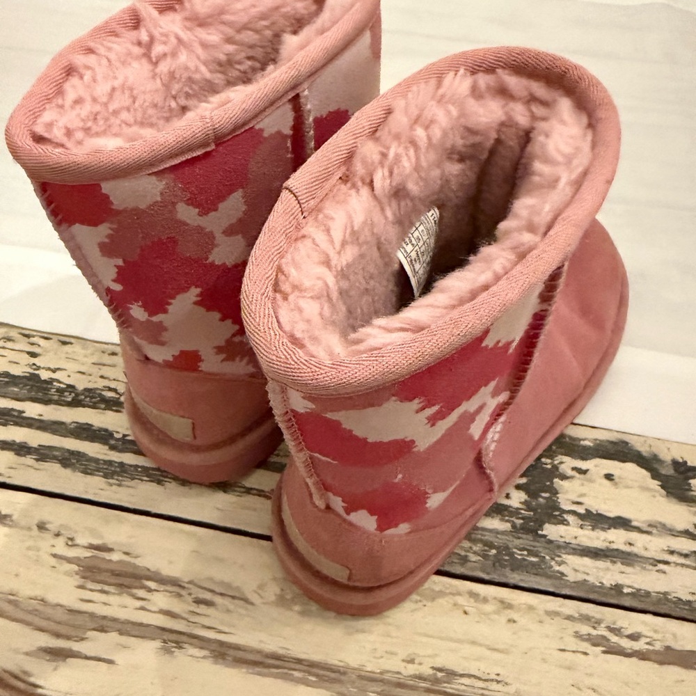 UGG Classic Jagged Camo - Picture 6 of 6